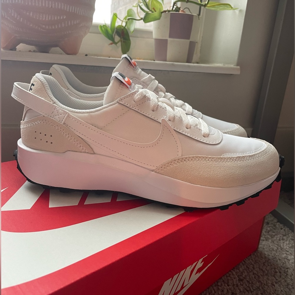 BRAND NEW NIKE WAFLE DEBUT SHOES